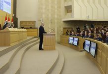 «Это не соглашательство»: Андрей Шимкив прокомментировал единогласное утверждение отчета губернатора