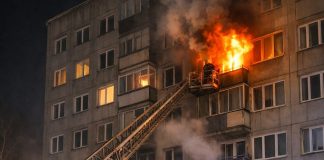 Женщина погибла при пожаре в девятиэтажке Бердска