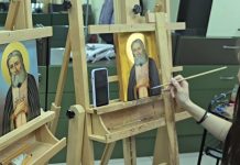 Выставка икон новосибирской мастерской «Аксиос» в лофте «Книжный шкаф»