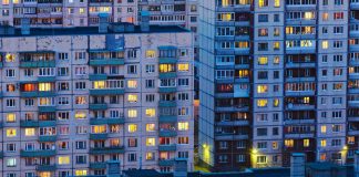 UNTITLED в «Арт Ели»: граффити-художник и панельные фасады