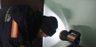 Спасатели обнаружили тело в запертой квартире Новосибирской области