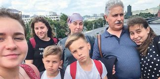 Владимир Путин наградил новосибирского реаниматолога с женой орденом за многодетность