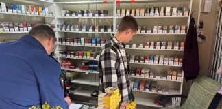 Силовики изъяли контрафактные сигареты на 1,5 миллиона рублей в Новосибирске