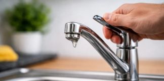 Более шести тысяч человек остались без воды в Октябрьском районе Новосибирска