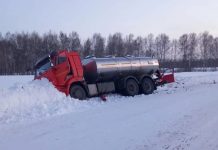 Водитель без прав погибла в лобовом столкновении с молоковозом под Новосибирском