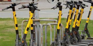 Школьницу будут судить за сбитого на мопеде самокатчика в Новосибирской области