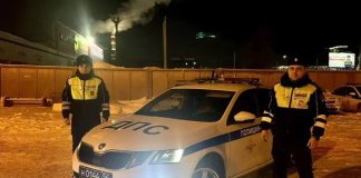 Полицейские сопроводили автомобиль с роженицей через пробки в Новосибирске