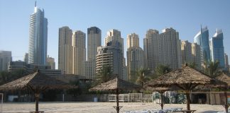 Новосибирские туристы останутся в Дубае до восстановления авиасообщения, рассказали в НАТО